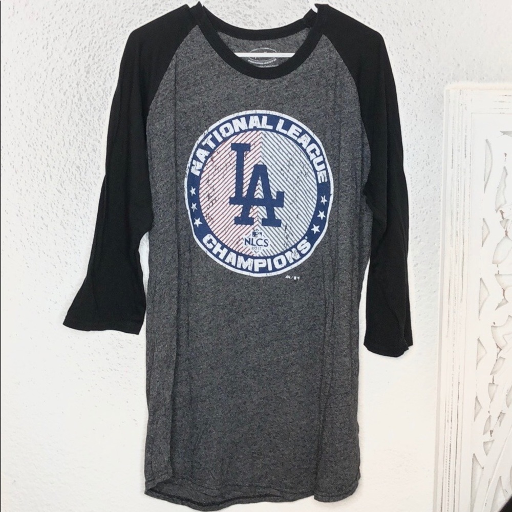 LA tee